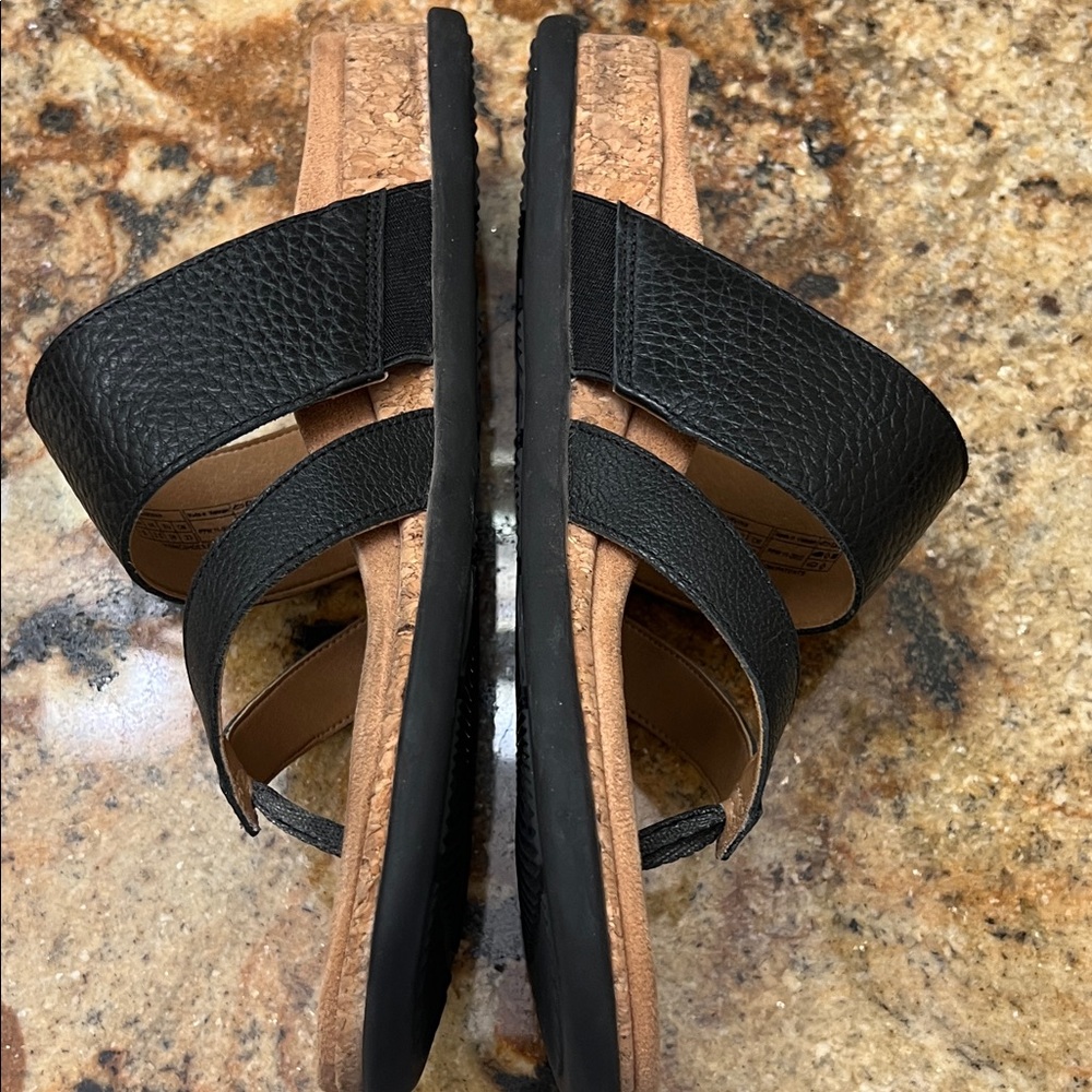 Vionic Black and Tan Women's Sandals - Picture 2 of 7